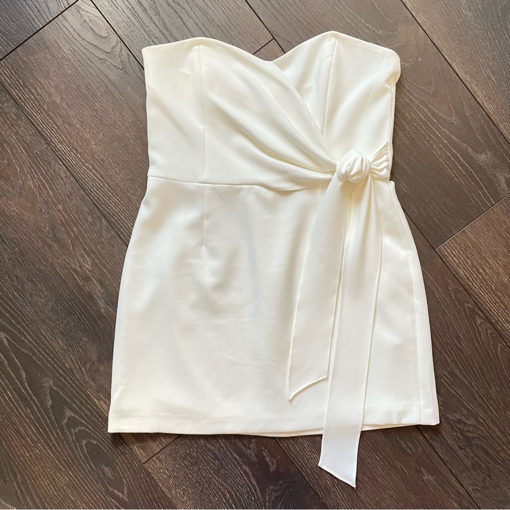 French Connection Whisper Bow Strapless Minidress in Summer White